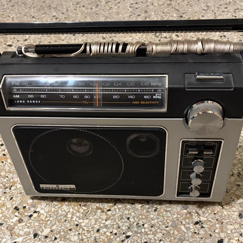 Vintage Black and Silver Portable Radio